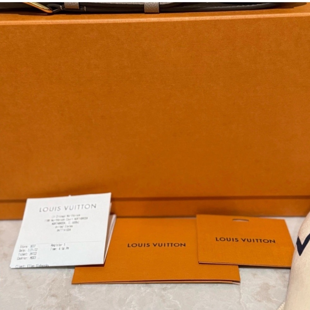 Louis Vuitton Beige Monogram Shoulder Bag - Picture 4 of 11